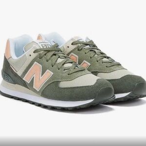New Balance 574 sneakers size 9 gently used